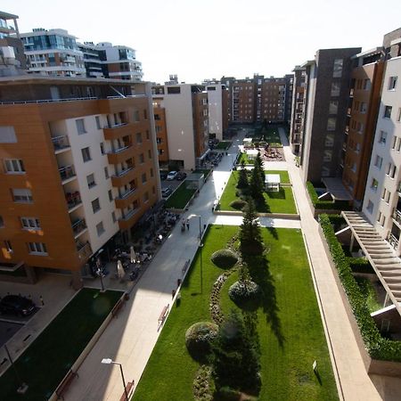 A Blok New Modern - Free Garage Parking, Comfortable, Quiet With A Park View Belgrad Dış mekan fotoğraf
