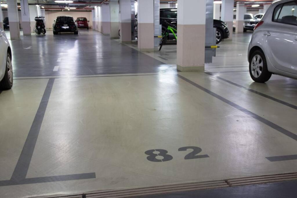 A Blok New Modern - Free Garage Parking, Comfortable, Quiet With A Park View Belgrad Dış mekan fotoğraf