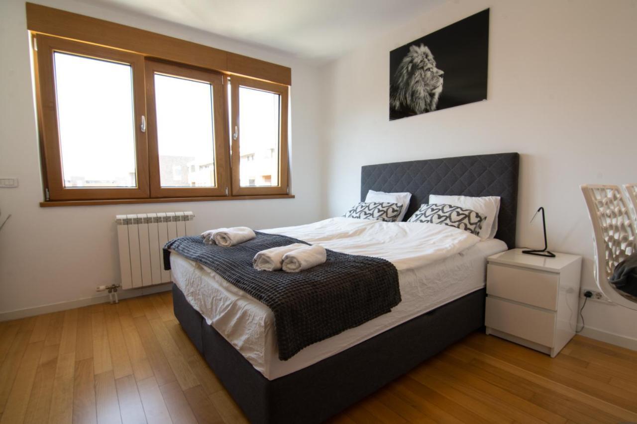 A Blok New Modern - Free Garage Parking, Comfortable, Quiet With A Park View Belgrad Dış mekan fotoğraf